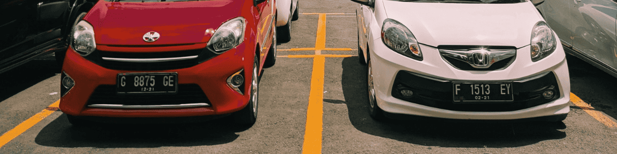 can you park on a single yellow line in the UK